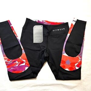 Fitwear Black & Purple Red geometric Pattern Leggings Small